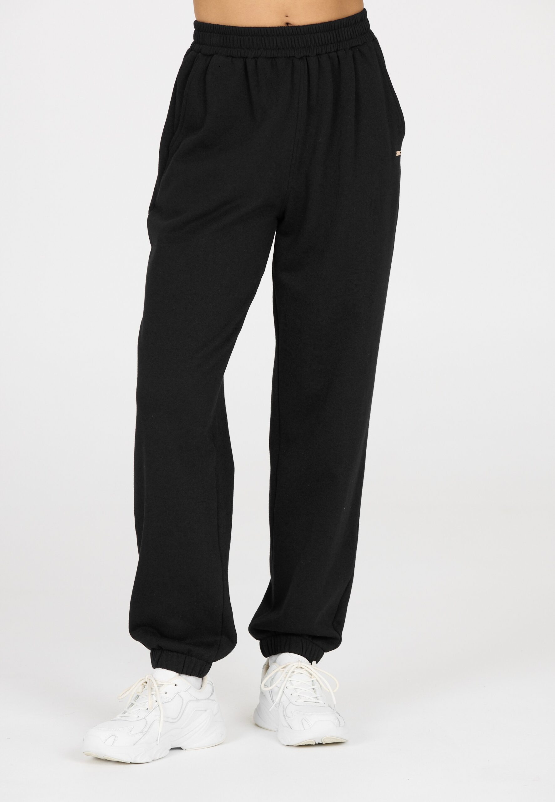 ATHLECIA Carmen W Pants